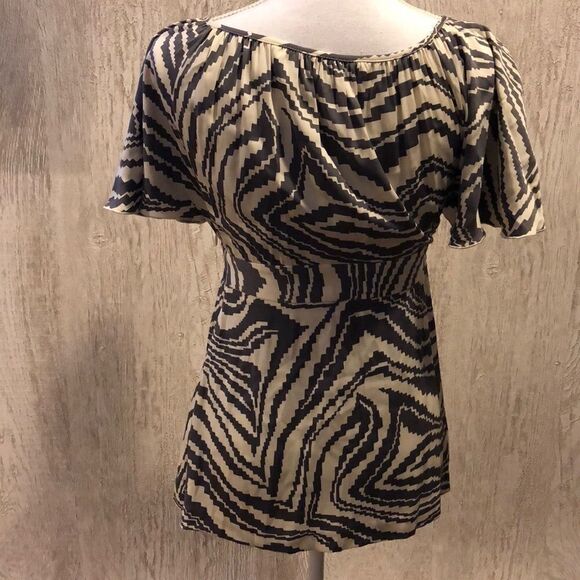 Trina Turk Gray & Cream Zebra Like Blouse - Picture 6 of 8